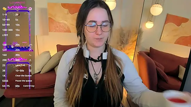 EmmaBloomm online show from December 13, 8:58 pm