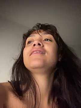 carolsapequinha online show from May 17, 1:40 pm