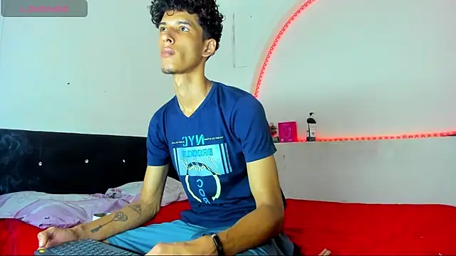 kaiborman00 online show from March 6, 3:03 am