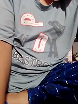 Snapshot of isha_sharma2002 chatting on May 19, 4:02 pm isha sharma2002 online show from May 19, 4:02 pm