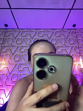 MelanyyJhonson15 online show from July 16, 9:21 pm
