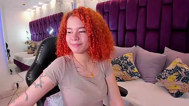 avrilwaynee online show from November 20, 12:05 pm