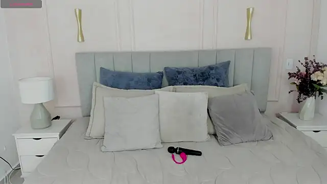 Dulce emi online show from April 17, 12:08 pm