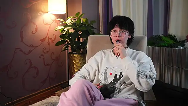 Snapshot of MiTeehee chatting on November 14, 11:53 am MiTeehee online show from November 14, 11:53 am