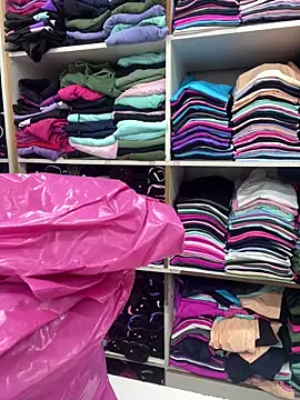 Snapshot of Monahliza chatting on December 1, 3:28 pm Monahliza online show from December 1, 3:28 pm