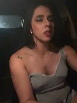 Snapshot of Monahliza chatting on December 3, 10:30 pm Monahliza online show from December 3, 10:30 pm