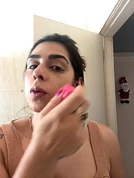 Snapshot of Monahliza chatting on December 5, 12:25 pm Monahliza online show from December 5, 12:25 pm