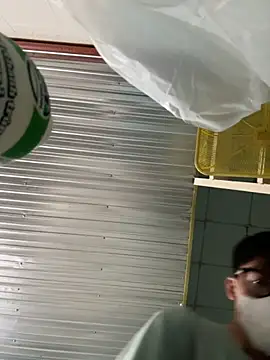 Snapshot of MEFUN- chatting on March 1, 4:09 pm MEFUN- online show from March 1, 4:09 pm