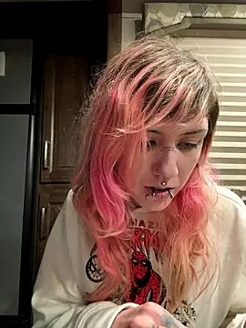 Snapshot of needlefaceUwU chatting on November 23, 1:05 am needlefaceUwU online show from November 23, 1:05 am