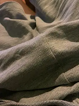 Snapshot of Sensational_grip chatting on February 3, 7:41 pm Sensational grip online show from February 3, 7:41 pm