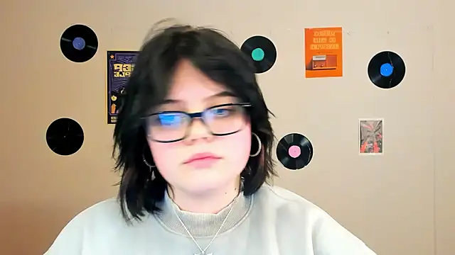 lika pop online show from February 3, 7:52 pm