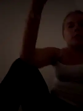 Sandraxoxox online show from November 22, 1:32 pm