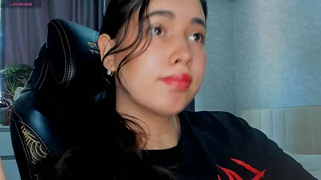 Snapshot of Diara_1an chatting on April 29, 6:17 am Diara 1an online show from April 29, 6:17 am