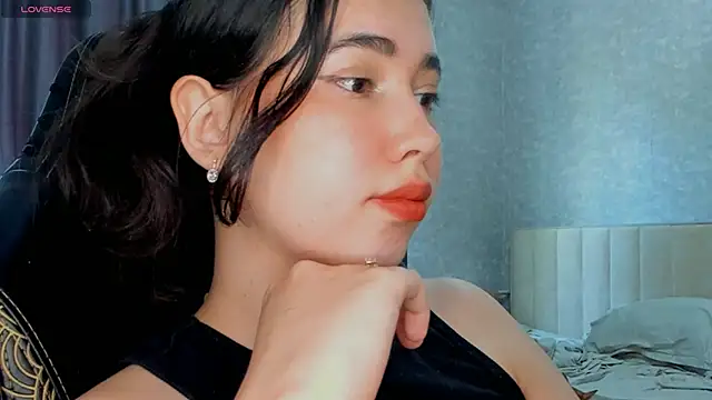 Snapshot of Diara_1an chatting on May 28, 4:43 am Diara 1an online show from May 28, 4:43 am