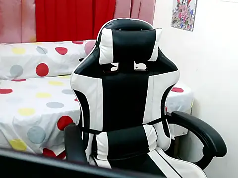 cuteychub online show from January 13, 7:57 am