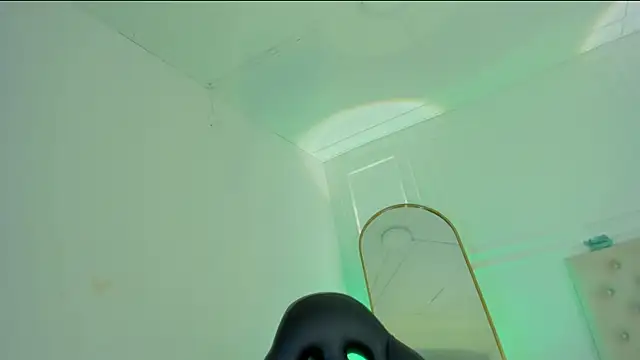 Snapshot of nicolvibes_212 chatting on February 28, 8:43 pm nicolvibes 212 online show from February 28, 8:43 pm