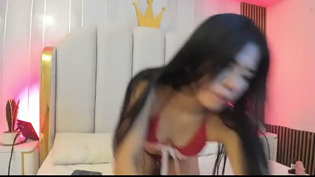 roxyflame  online show from April 4, 11:18 am