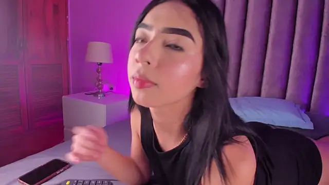 Snapshot of GabrielaSuarez_ chatting on May 20, 7:53 pm GabrielaSuarez online show from May 20, 7:53 pm