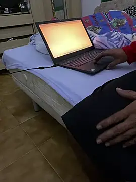 Snapshot of sweetblacky87 chatting on February 27, 10:32 pm sweetblacky87 online show from February 27, 10:32 pm