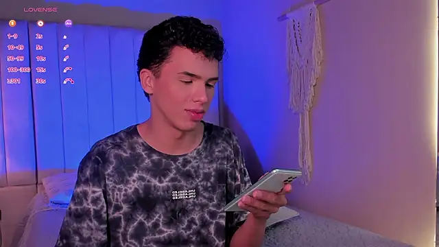 Snapshot of Seab_trooy chatting on February 9, 11:14 am Seab trooy online show from February 9, 11:14 am