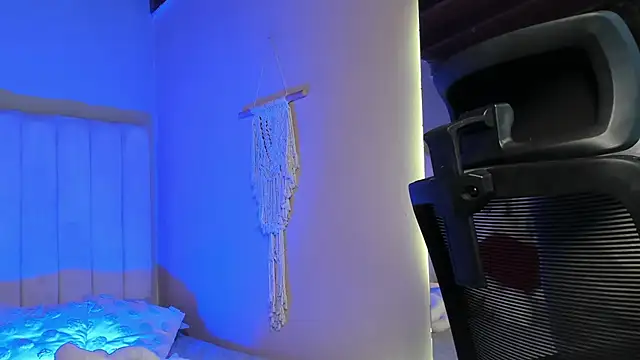 Snapshot of Seab_trooy chatting on February 19, 7:15 am Seab trooy online show from February 19, 7:15 am