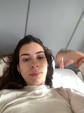 Snapshot of fer-nanda chatting on February 2, 11:42 am fer-nanda online show from February 2, 11:42 am