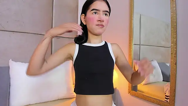 Snapshot of angelaG1 chatting on November 26, 8:21 pm angelaG1 online show from November 26, 8:21 pm