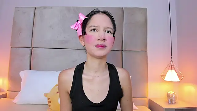 Snapshot of angelaG1 chatting on November 28, 8:33 pm angelaG1 online show from November 28, 8:33 pm