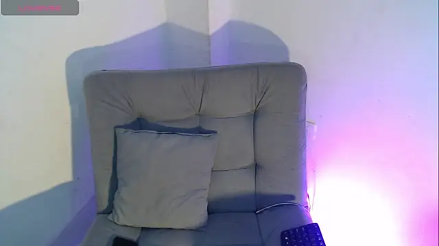 Isabella Hillss online show from December 20, 3:02 am