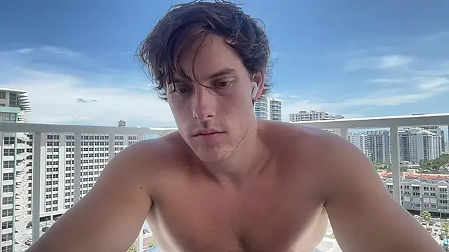 Snapshot of alex_islivee chatting on July 6, 6:21 pm alex islivee online show from July 6, 6:21 pm