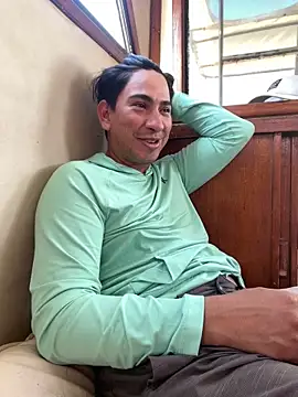 algila08 online show from April 16, 11:07 pm