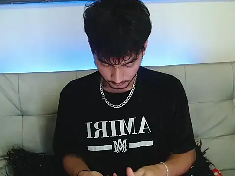 Snapshot of Brunicci chatting on November 27, 8:38 am Brunicci online show from November 27, 8:38 am