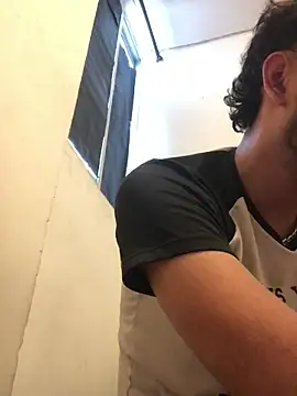 Snapshot of Brunicci chatting on December 17, 6:36 pm Brunicci online show from December 17, 6:36 pm