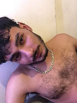 Snapshot of Brunicci chatting on December 23, 9:18 am Brunicci online show from December 23, 9:18 am