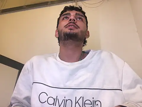 Snapshot of Brunicci chatting on January 8, 9:11 am Brunicci online show from January 8, 9:11 am