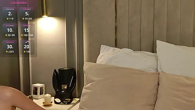 Snapshot of RileyHeaven chatting on February 19, 7:43 pm RileyHeaven online show from February 19, 7:43 pm