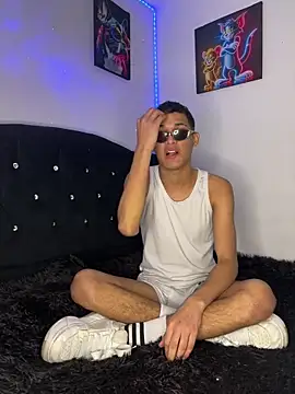 Luigi cumming1 online show from November 18, 8:19 am