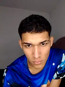 Luigi cumming1 online show from November 21, 6:12 am