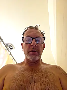 Snapshot of longsmooth4u chatting on November 17, 8:25 pm longsmooth4u online show from November 17, 8:25 pm