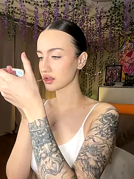 that eva online show from November 30, 6:06 am