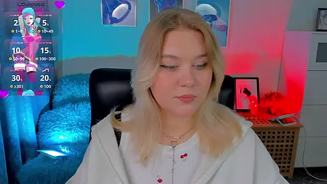 LouiseMous online show from November 24, 10:20 pm