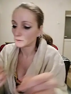 CrazyMaya39 online show from April 6, 8:32 pm