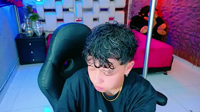 lunabustygirl online show from February 8, 3:54 am