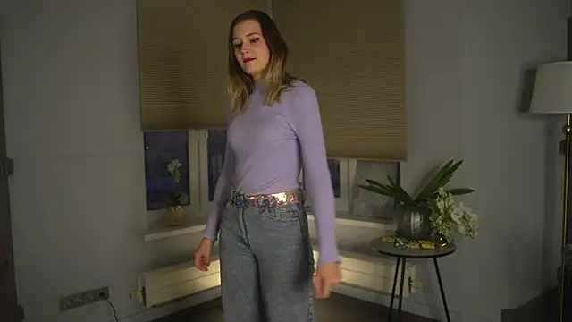 SusyGlines online show from November 18, 3:23 am