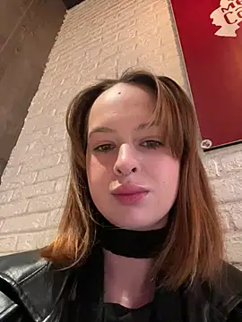 Snapshot of hani_obsessed chatting on February 3, 11:15 am hani obsessed online show from February 3, 11:15 am