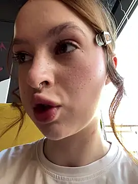 Snapshot of hani_obsessed chatting on February 6, 9:56 am hani obsessed online show from February 6, 9:56 am