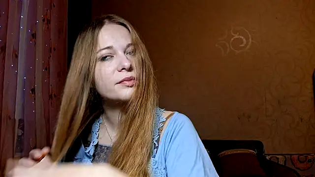 RomonaBustad online show from December 5, 6:11 am