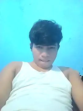 Snapshot of Ayetun008 chatting on January 6, 3:27 pm Ayetun008 online show from January 6, 3:27 pm