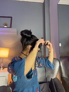 AmbarOishi   online show from January 6, 2:10 pm