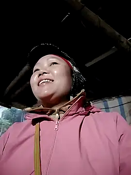 hoami-hot online show from November 15, 11:10 pm